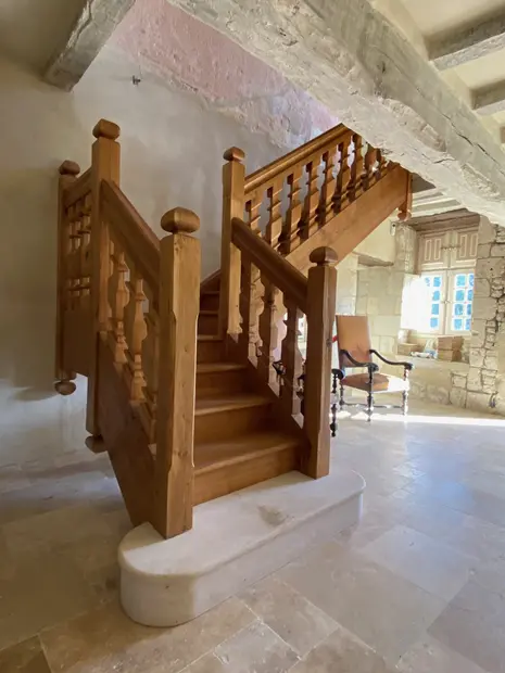 Escalier avec rambarde