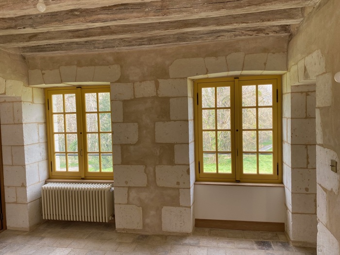 Fenêtres en bois jaune